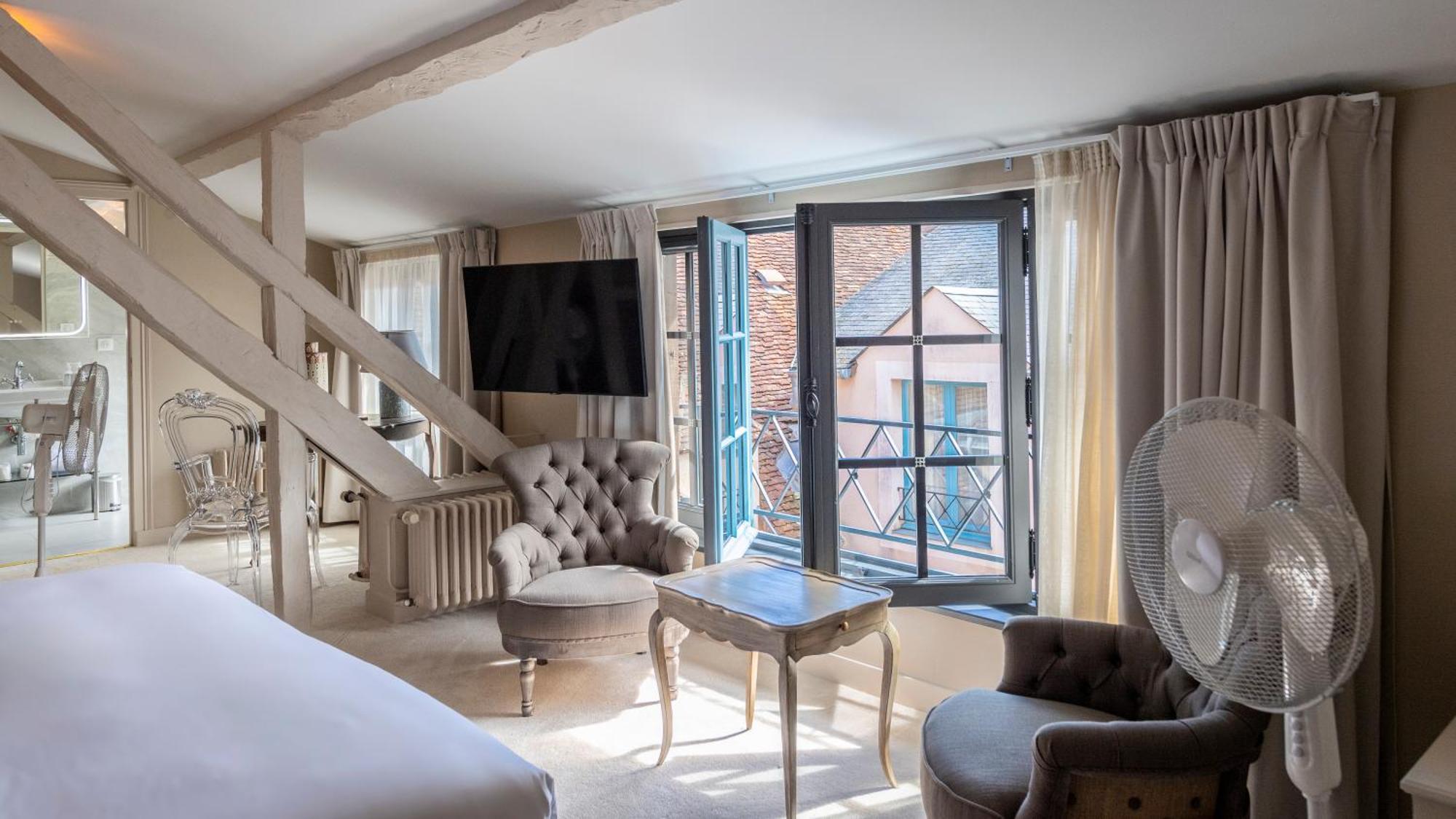 Hotel De La Poste อาวาลง ภายนอก รูปภาพ
