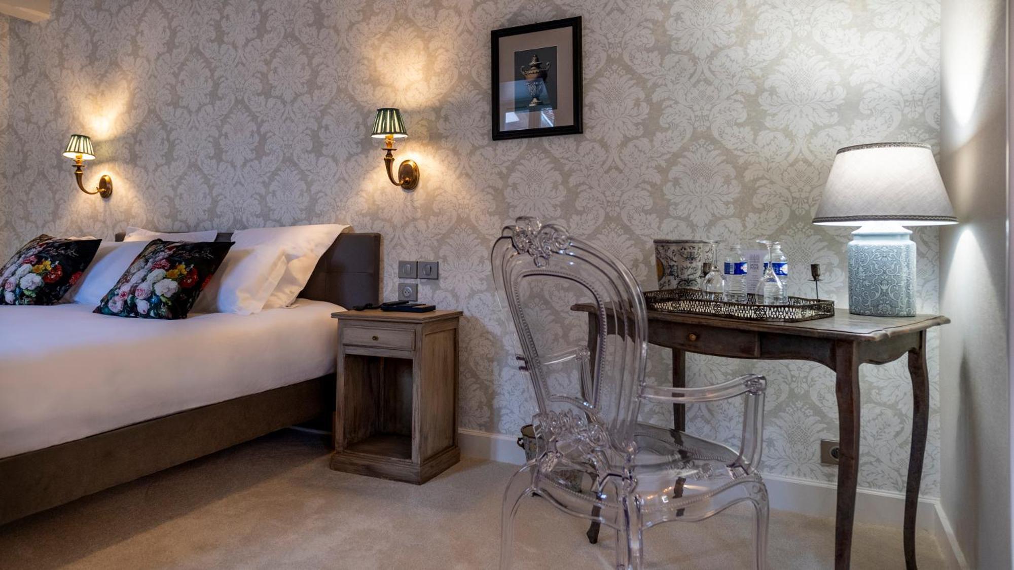 Hotel De La Poste อาวาลง ภายนอก รูปภาพ