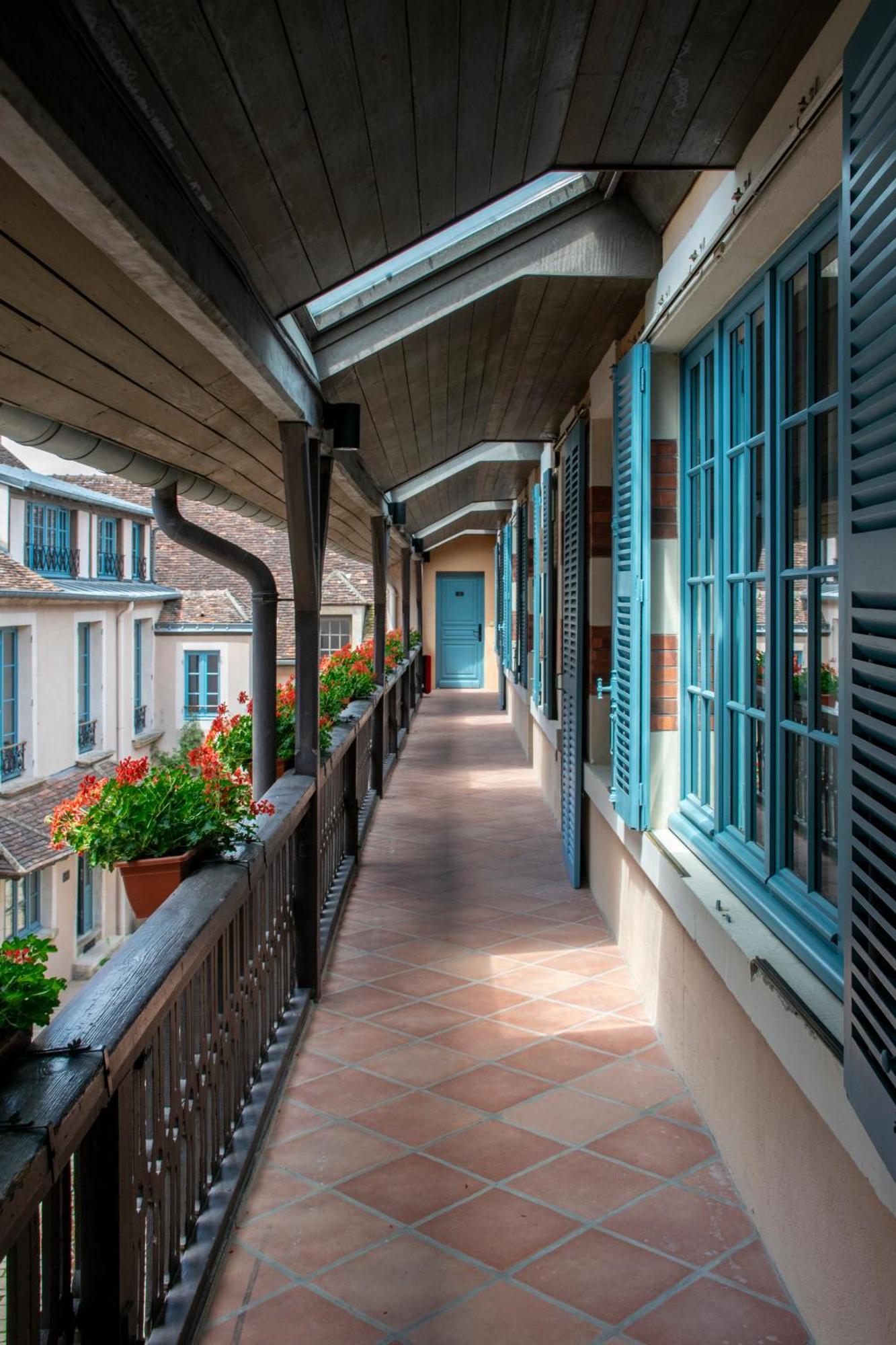 Hotel De La Poste อาวาลง ภายนอก รูปภาพ