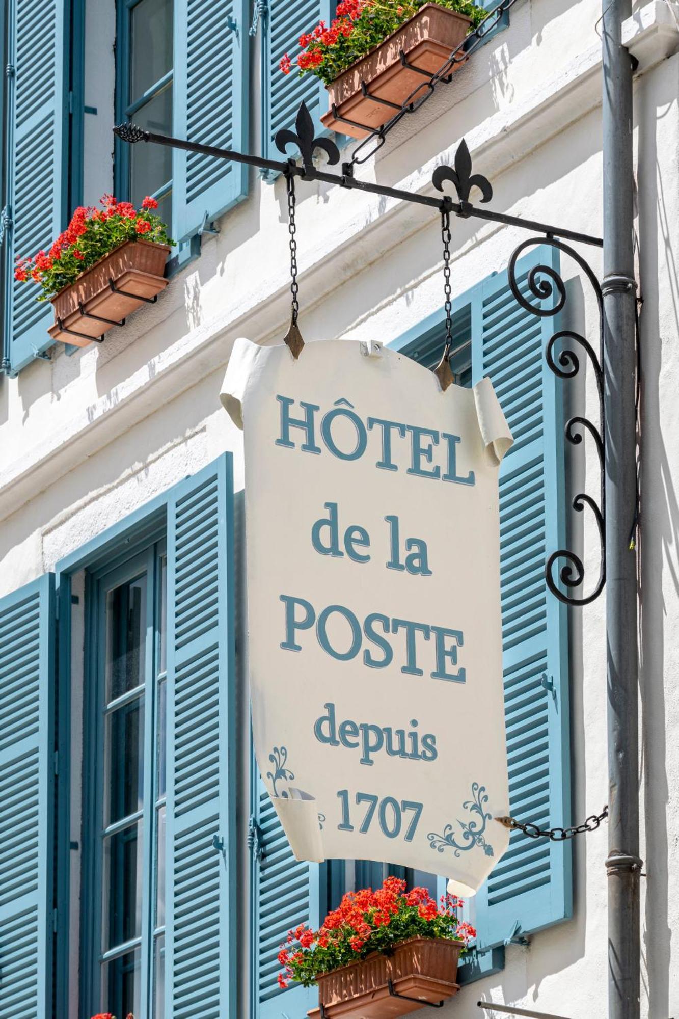 Hotel De La Poste อาวาลง ภายนอก รูปภาพ