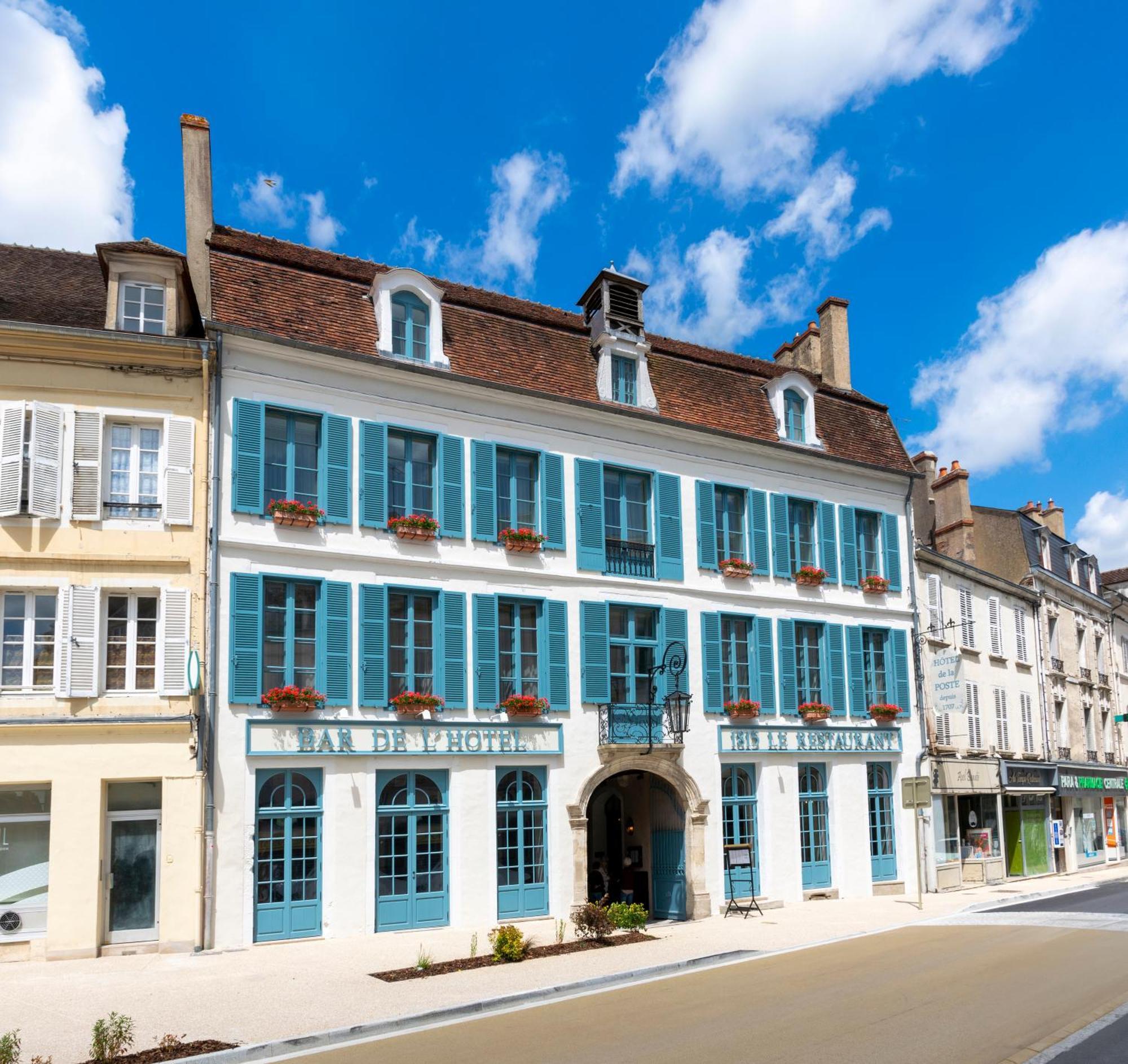 Hotel De La Poste อาวาลง ภายนอก รูปภาพ